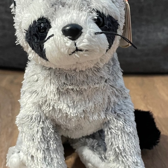 Brand New with Tags, Ty Raccoon - Picture 1 of 10
